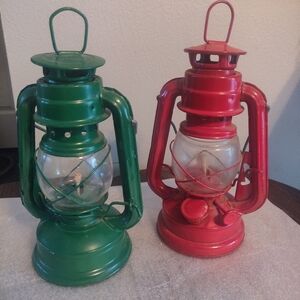 Rare Department 56 Two Oil Burning Lanterns Christmas Holiday Vintage 9" Lamps